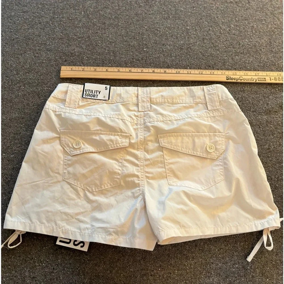 Almost Famous Size 5 Junior Utility Shorts ,Cream color. Waterproof material. - Picture 4 of 8